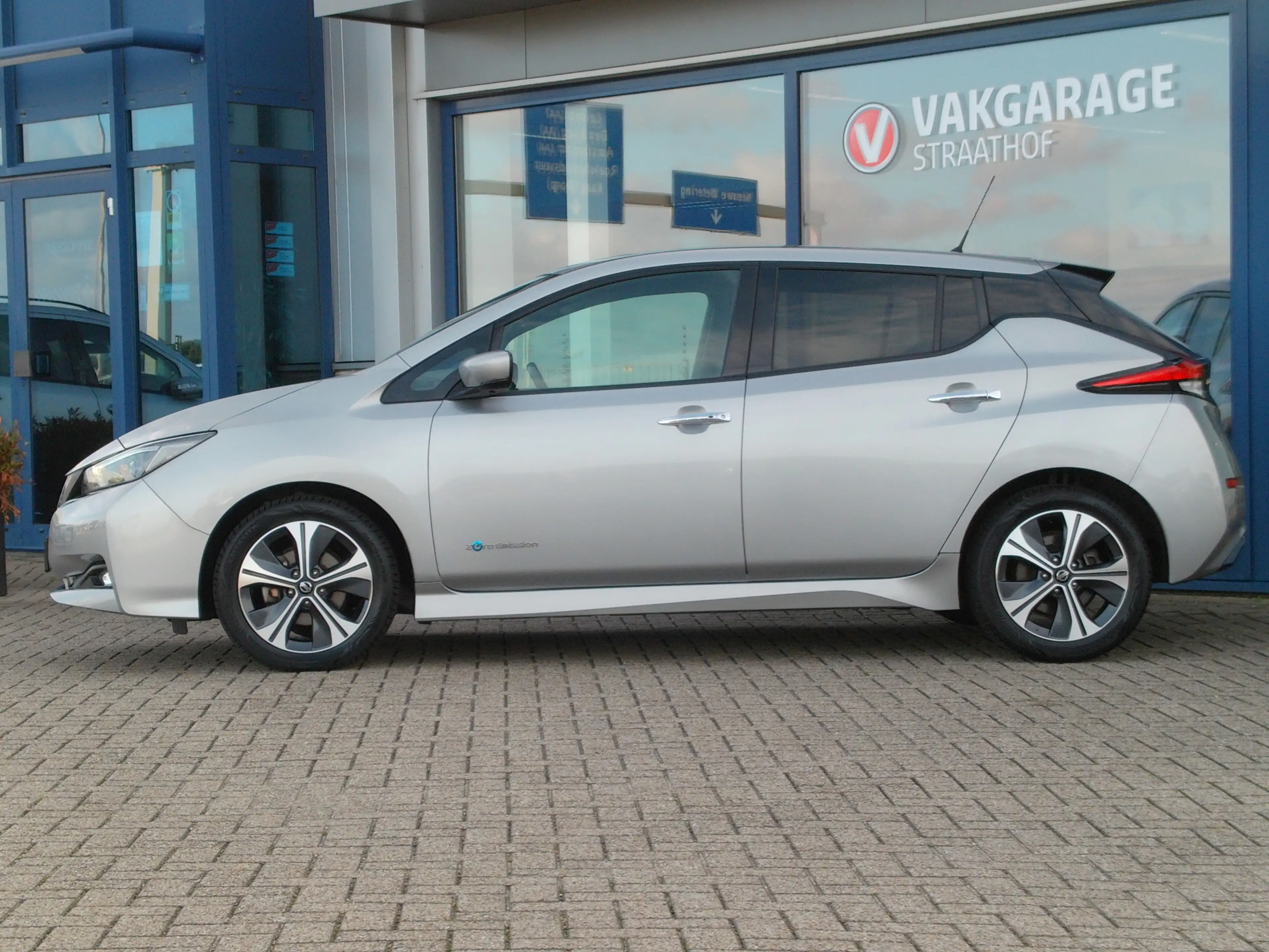 Nissan Leaf N-Connecta 40 kWh, SOH 86.1 % / Camera 360 / Adapt — photo 3