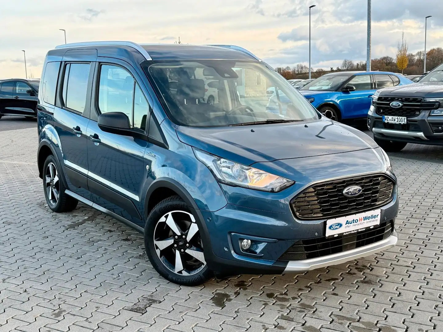 Ford Tourneo Connect Active 1.5 TDCi PANO 1. Hand ! Blau - 2