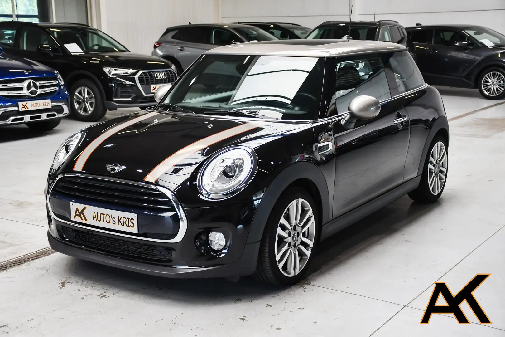 MINI Cooper 1.5i 7 Seven - NAVIGATIE / PANORAMISCH / BLUETOOTH Zwart - 1