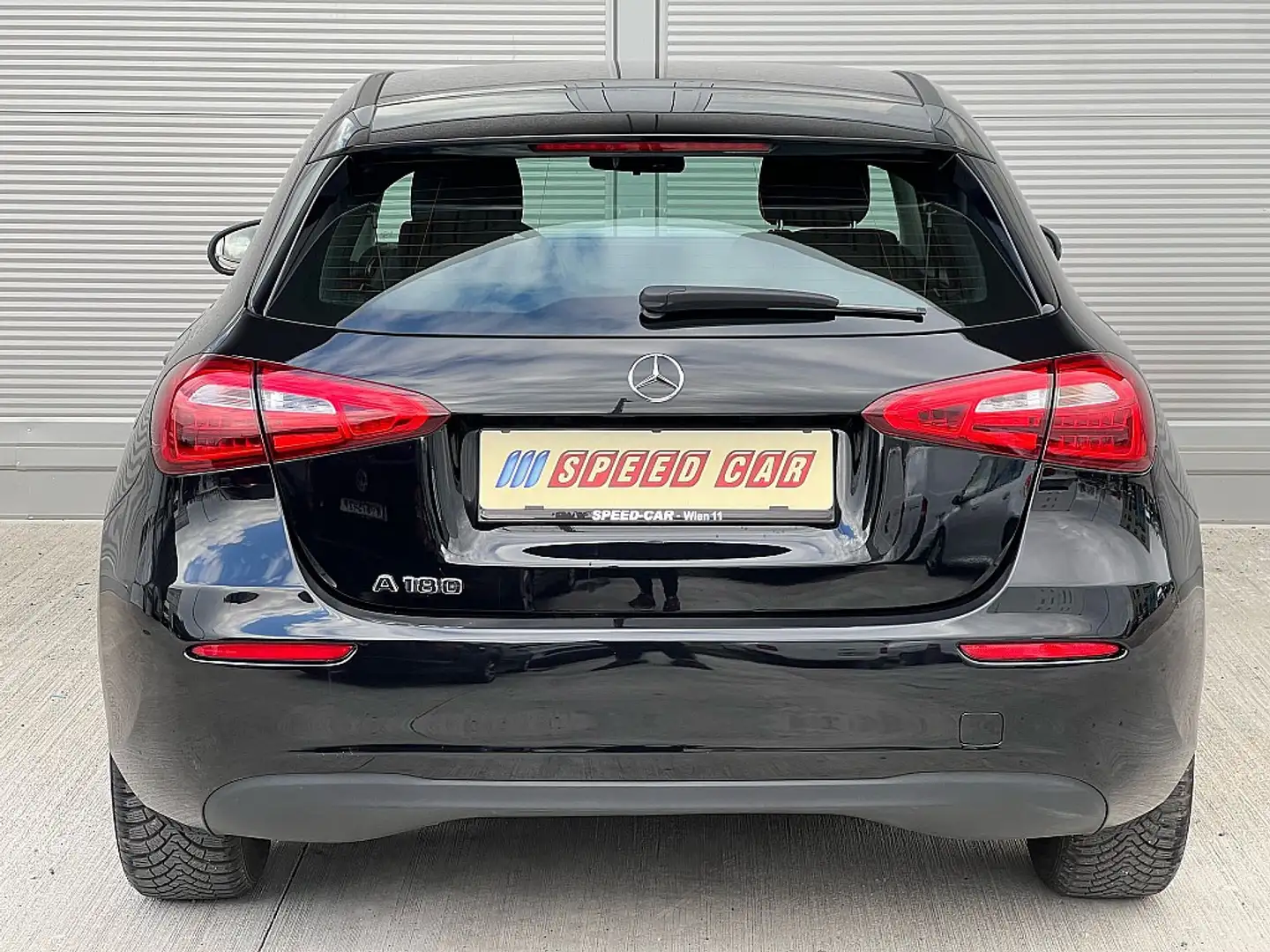 Mercedes-Benz A 180 Aut. Noir - 1