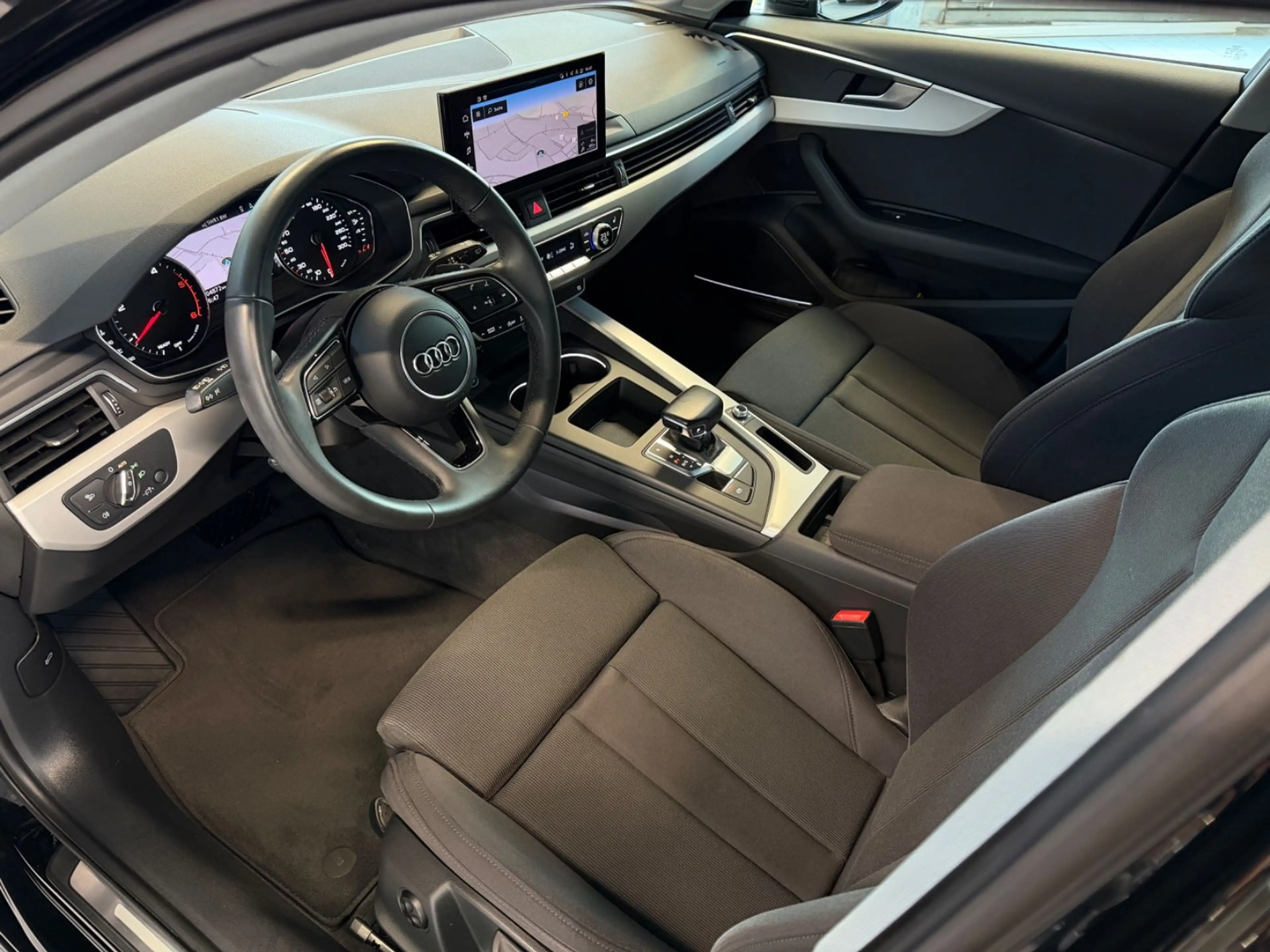 Audi A4 Avant 40 TDI S-Tronic/Totwinkel/B&O/R-Cam/MMI — photo 14