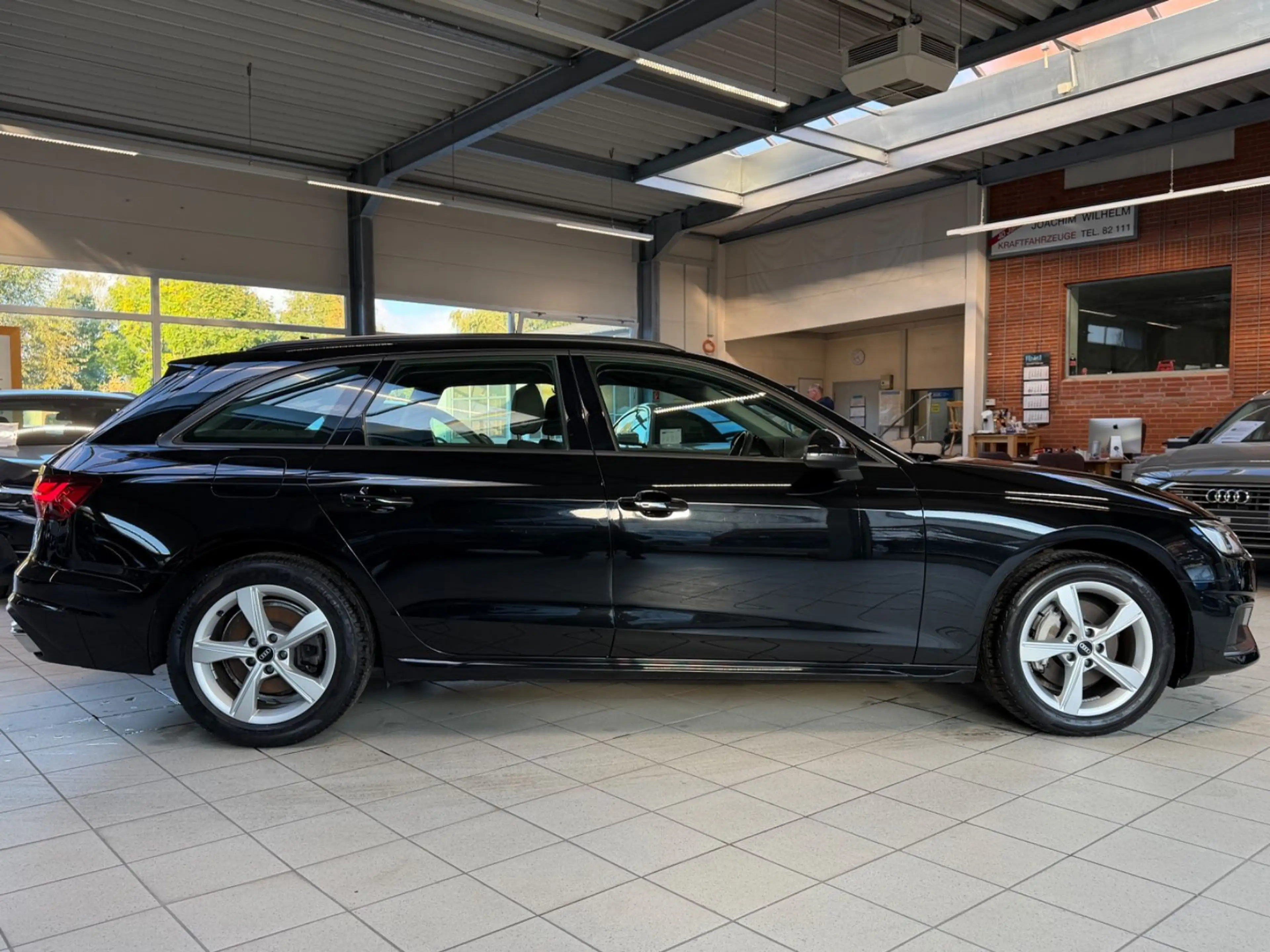 Audi A4 Avant 40 TDI S-Tronic/Totwinkel/B&O/R-Cam/MMI — photo 10
