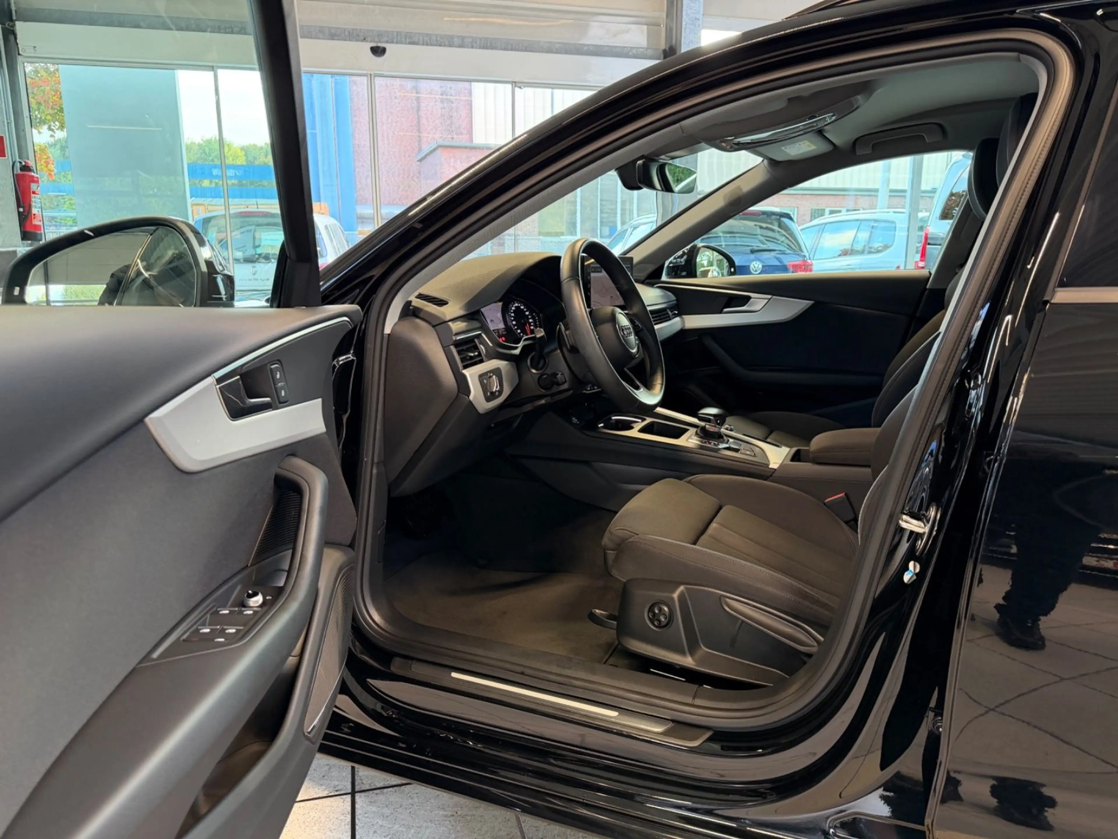 Audi A4 Avant 40 TDI S-Tronic/Totwinkel/B&O/R-Cam/MMI — photo 13