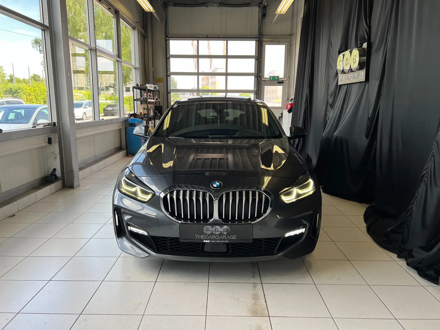 BMW 118 118 d M Sport Grijs - 2