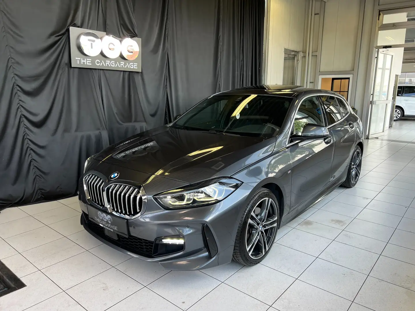 BMW 118 118 d M Sport Grijs - 1