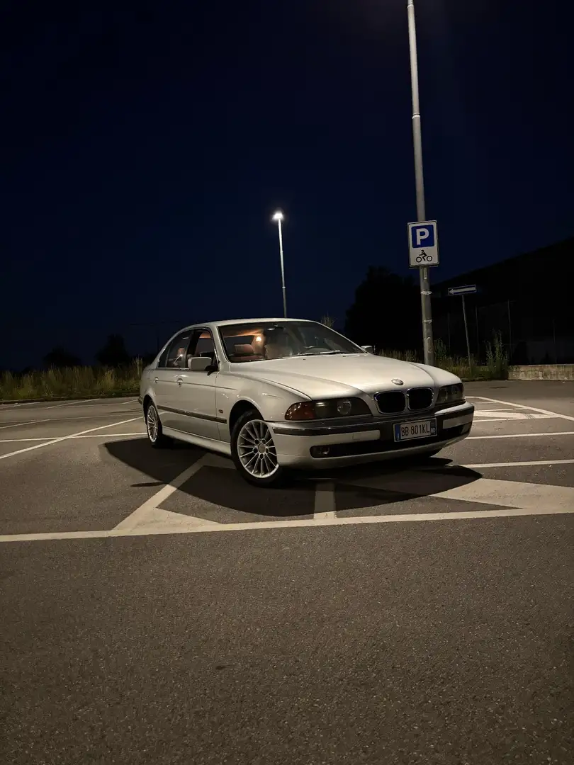BMW 528 528i - 1