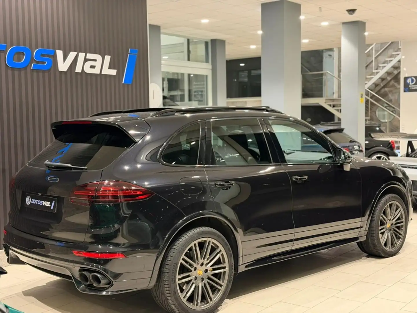 Porsche Cayenne Diesel Platinum Edition Aut. Gris - 2