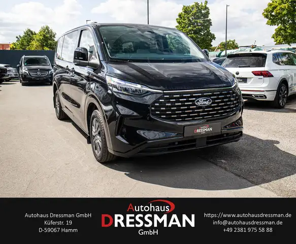 Ford Tourneo Custom view 3