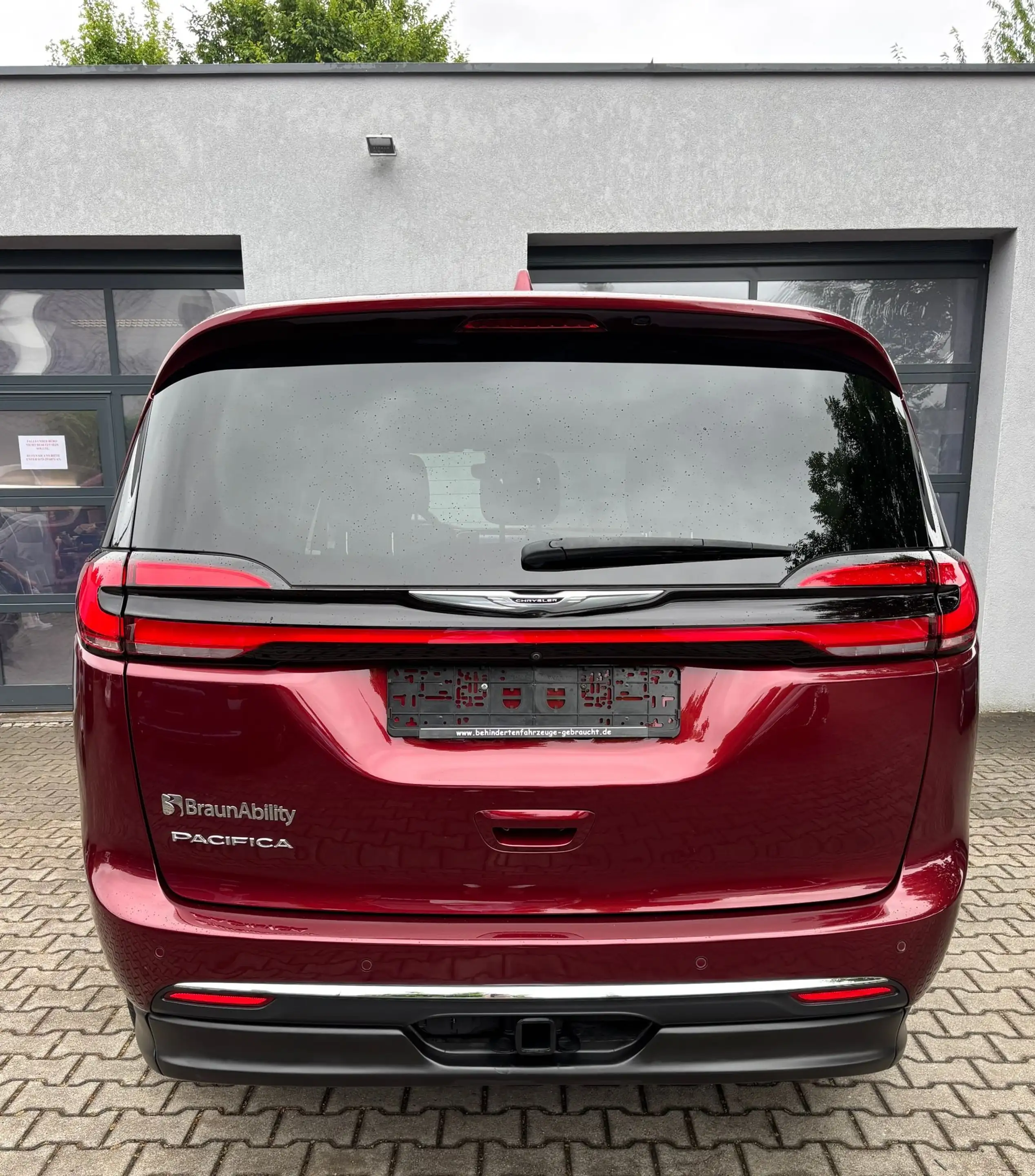 Chrysler Pacifica Braunability Behindertengerecht Rollstuhlrampe — photo 9