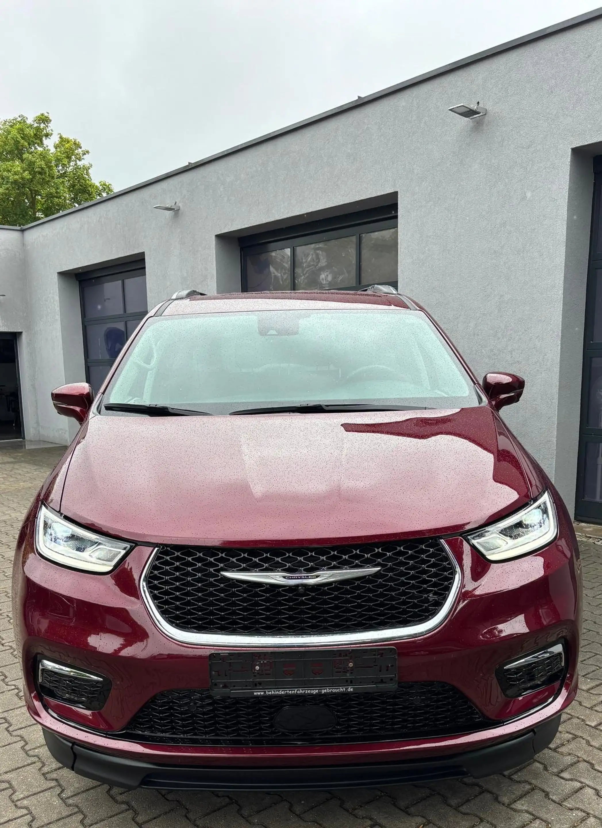 Chrysler Pacifica Braunability Behindertengerecht Rollstuhlrampe — photo 3