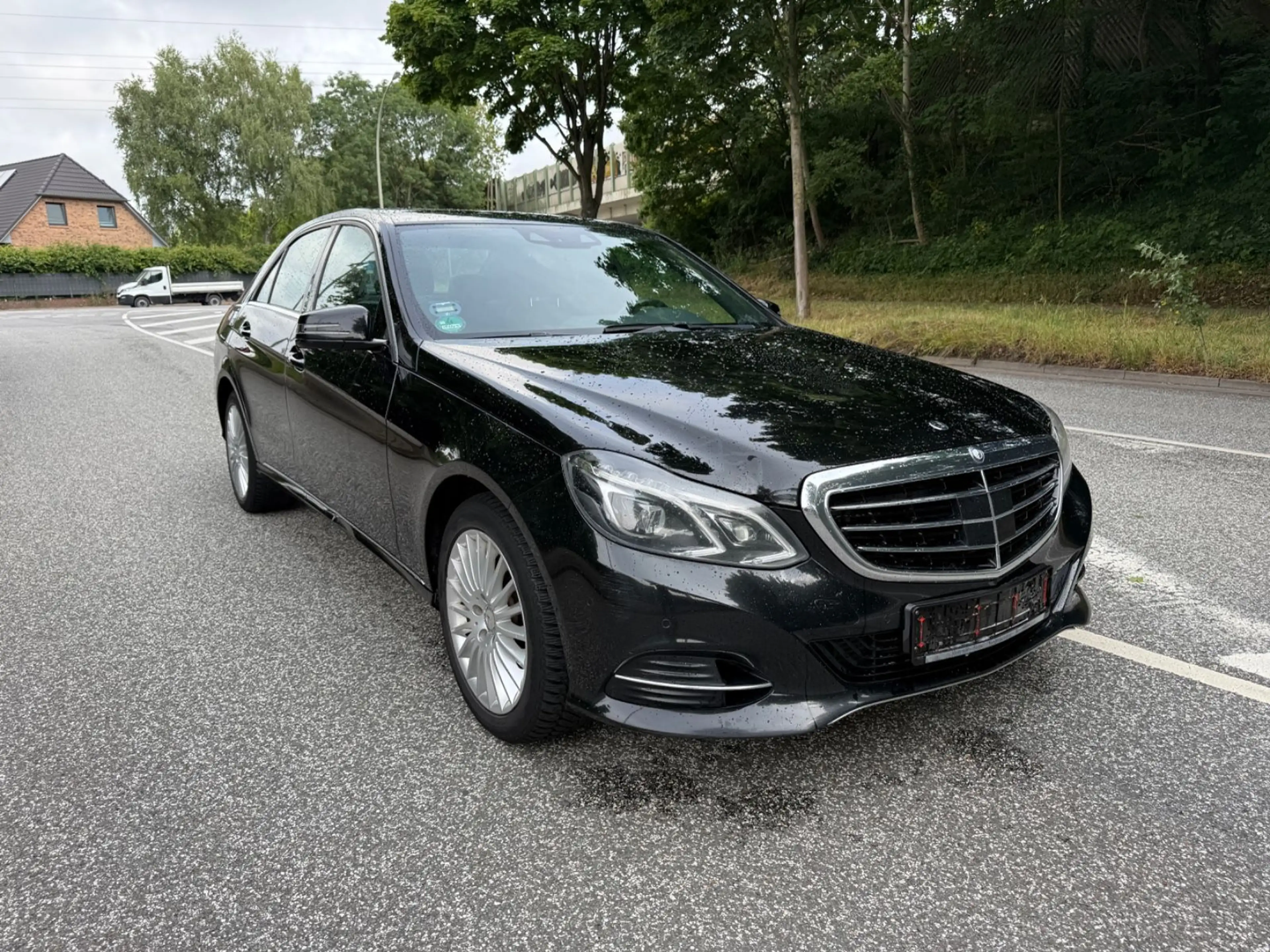 Mercedes-Benz E 250 -Limousine LED-Navi-Distronic+-Totwinkel