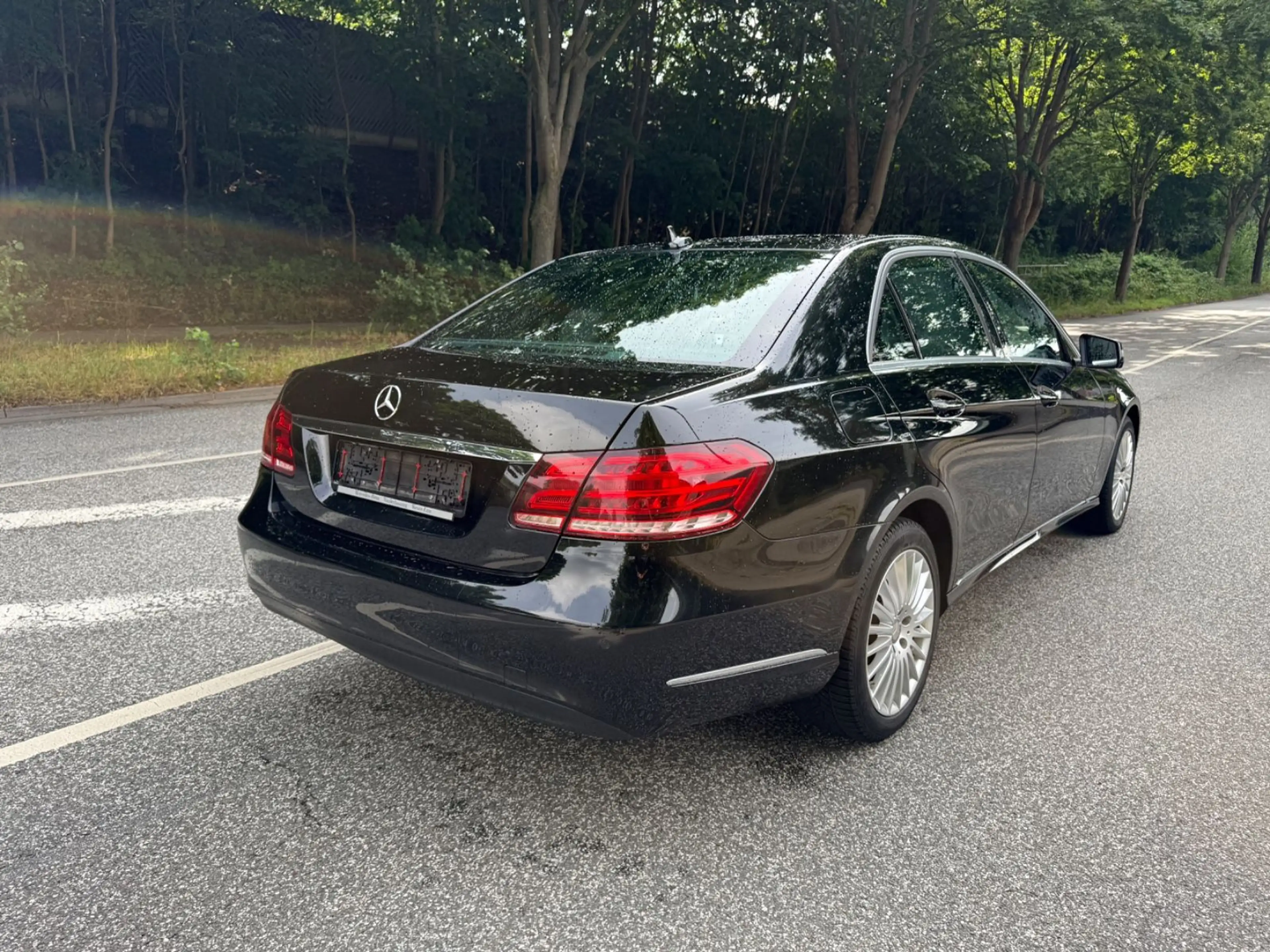 Mercedes-Benz E 250 -Limousine LED-Navi-Distronic+-Totwinkel — photo 7