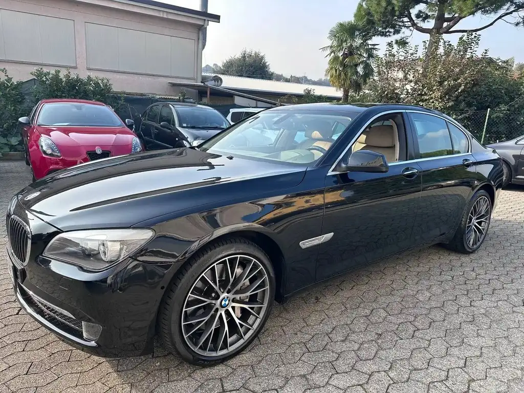 BMW 750