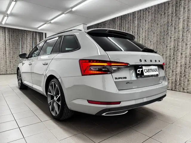 Skoda Superb view 6
