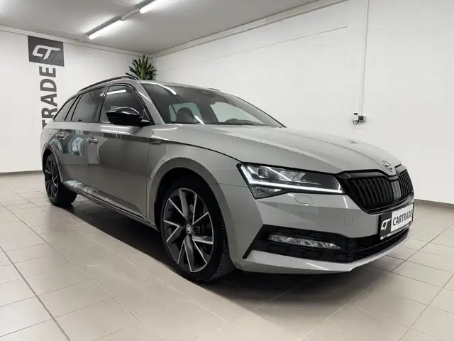 Skoda Superb view 5