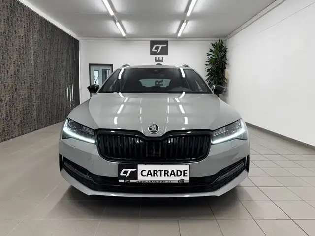 Skoda Superb view 3
