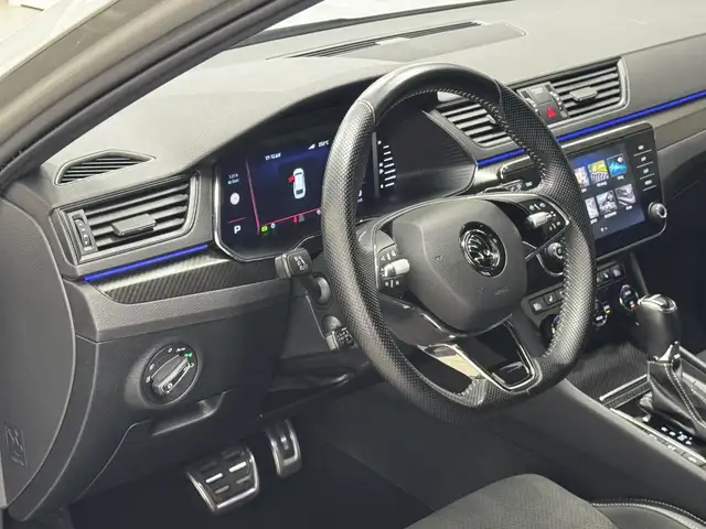 Skoda Superb view 12