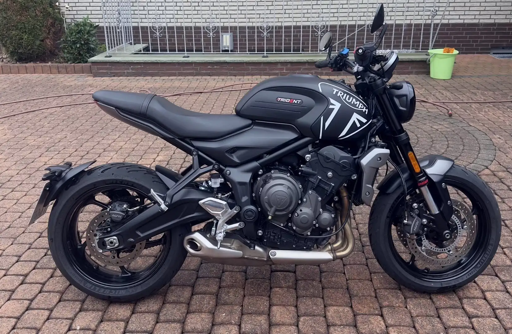 Triumph Trident 660 Fekete - 1
