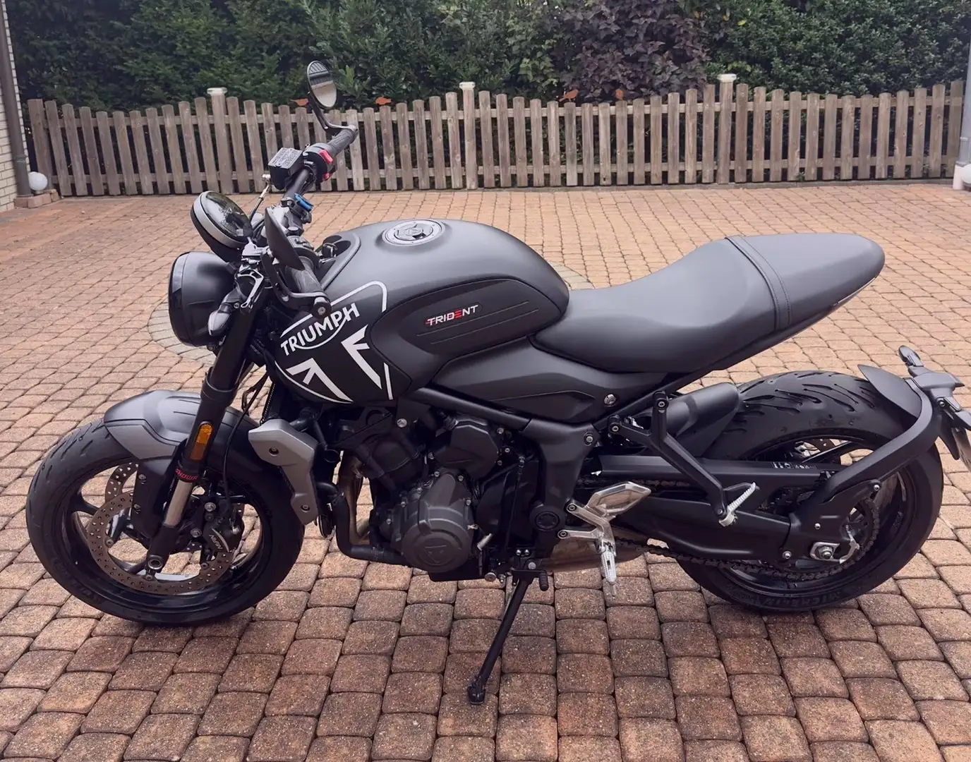 Triumph Trident 660 Fekete - 2