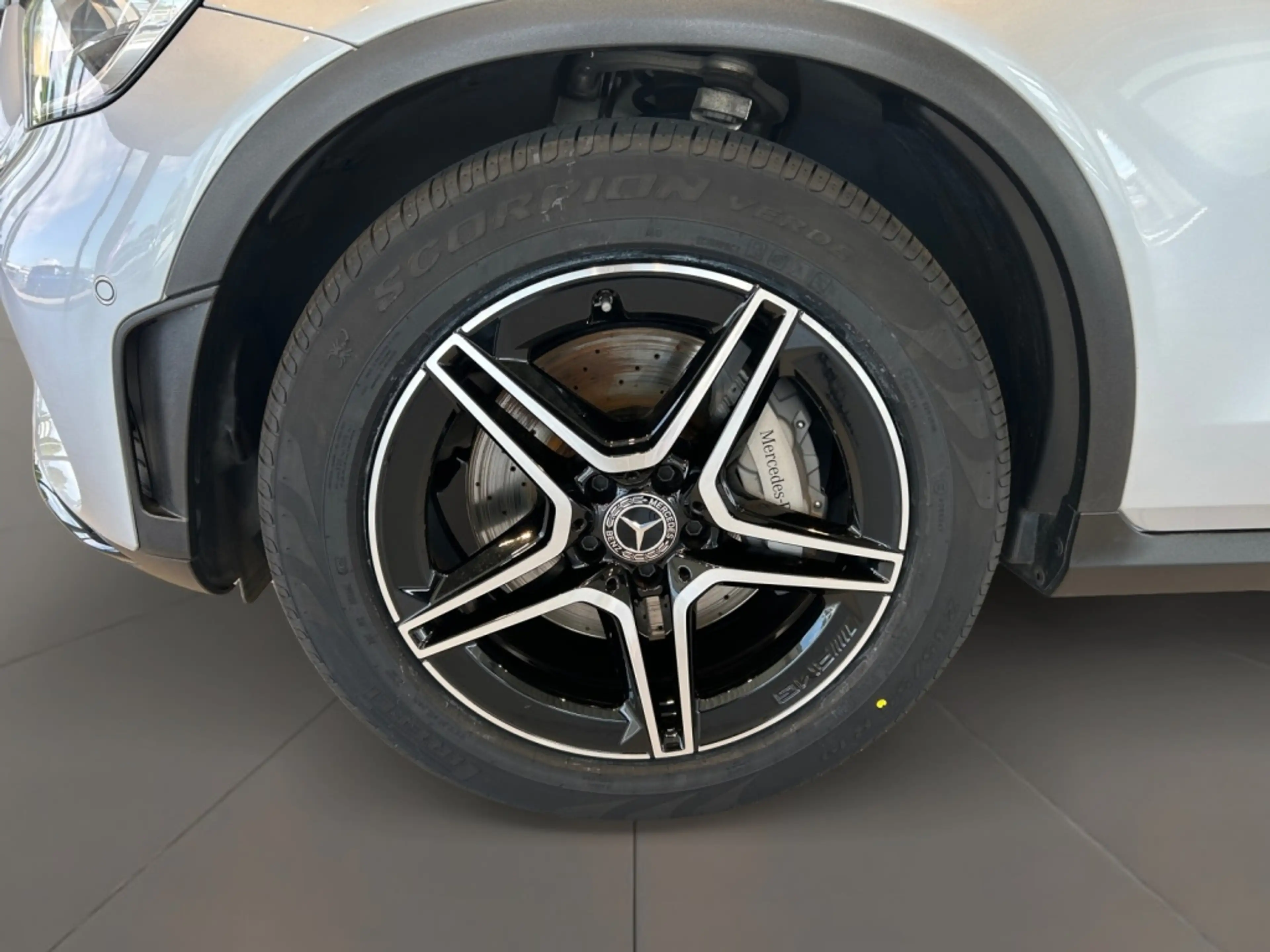 Mercedes-Benz GLC 400 d 4matic AMG AMG+MBUX+Night+HUD+Wide+Cam — photo 8