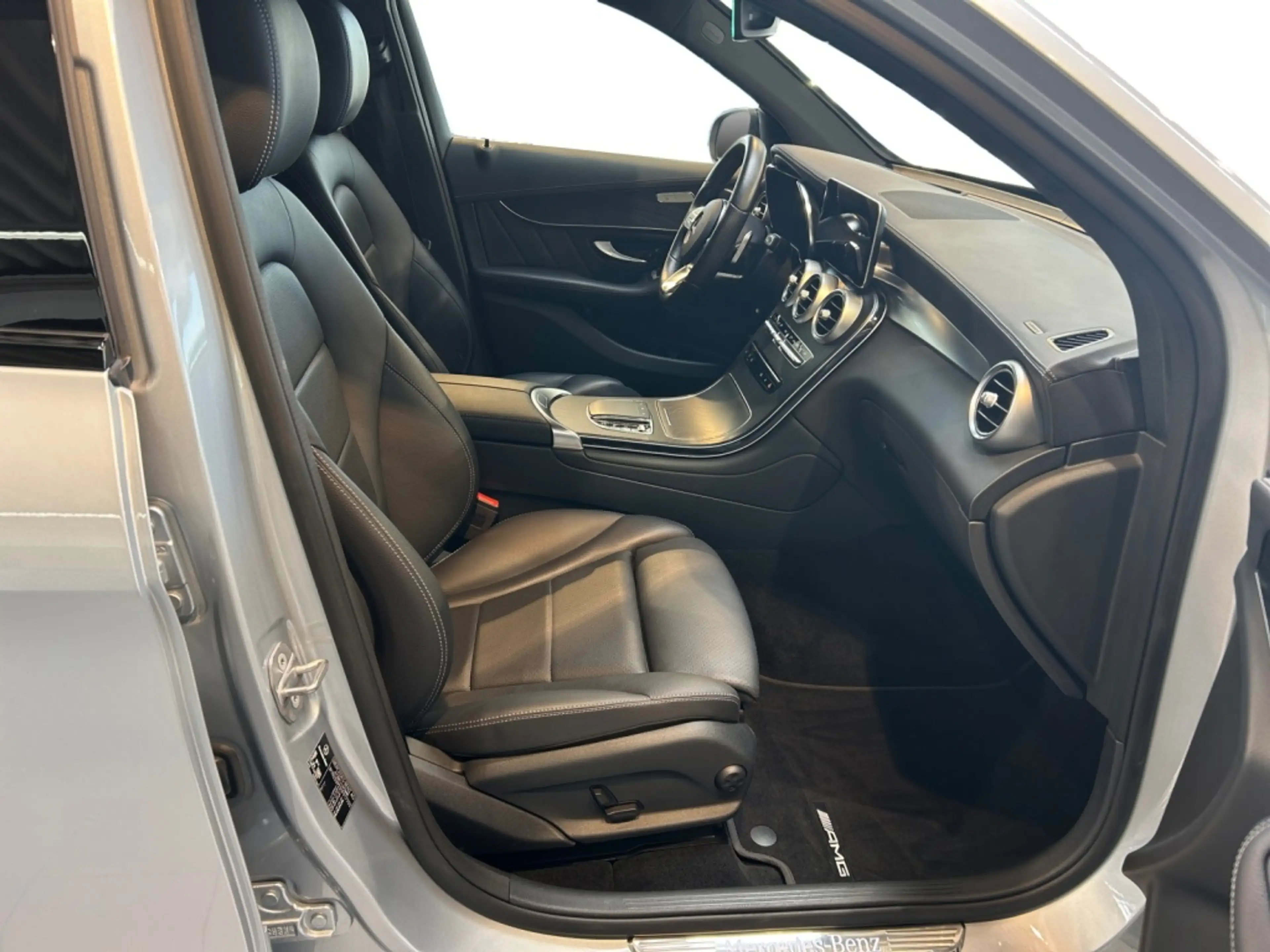 Mercedes-Benz GLC 400 d 4matic AMG AMG+MBUX+Night+HUD+Wide+Cam — photo 10
