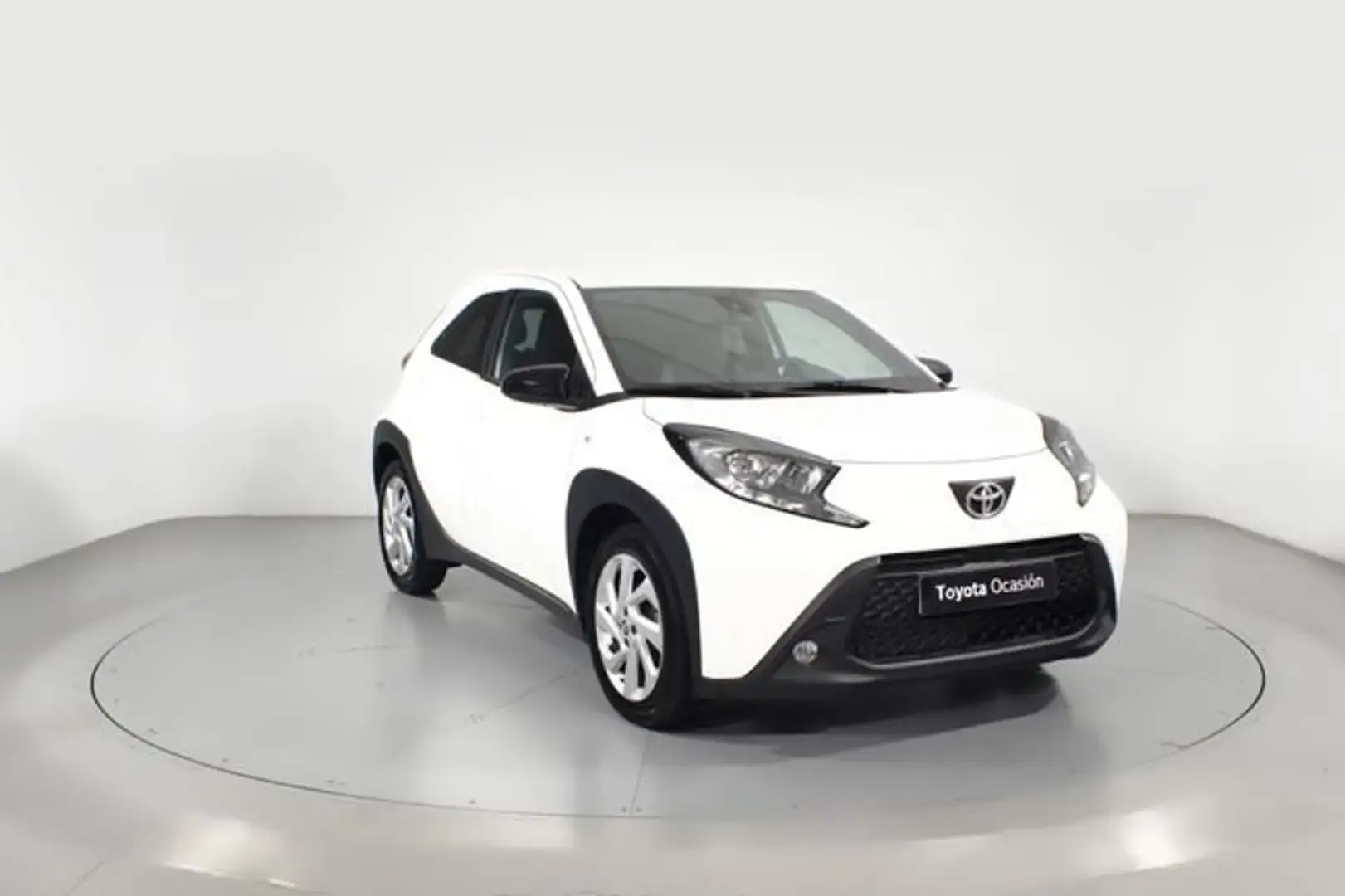 Toyota Aygo X 1.0 VVT-I PLAY 5P Blanco - 1