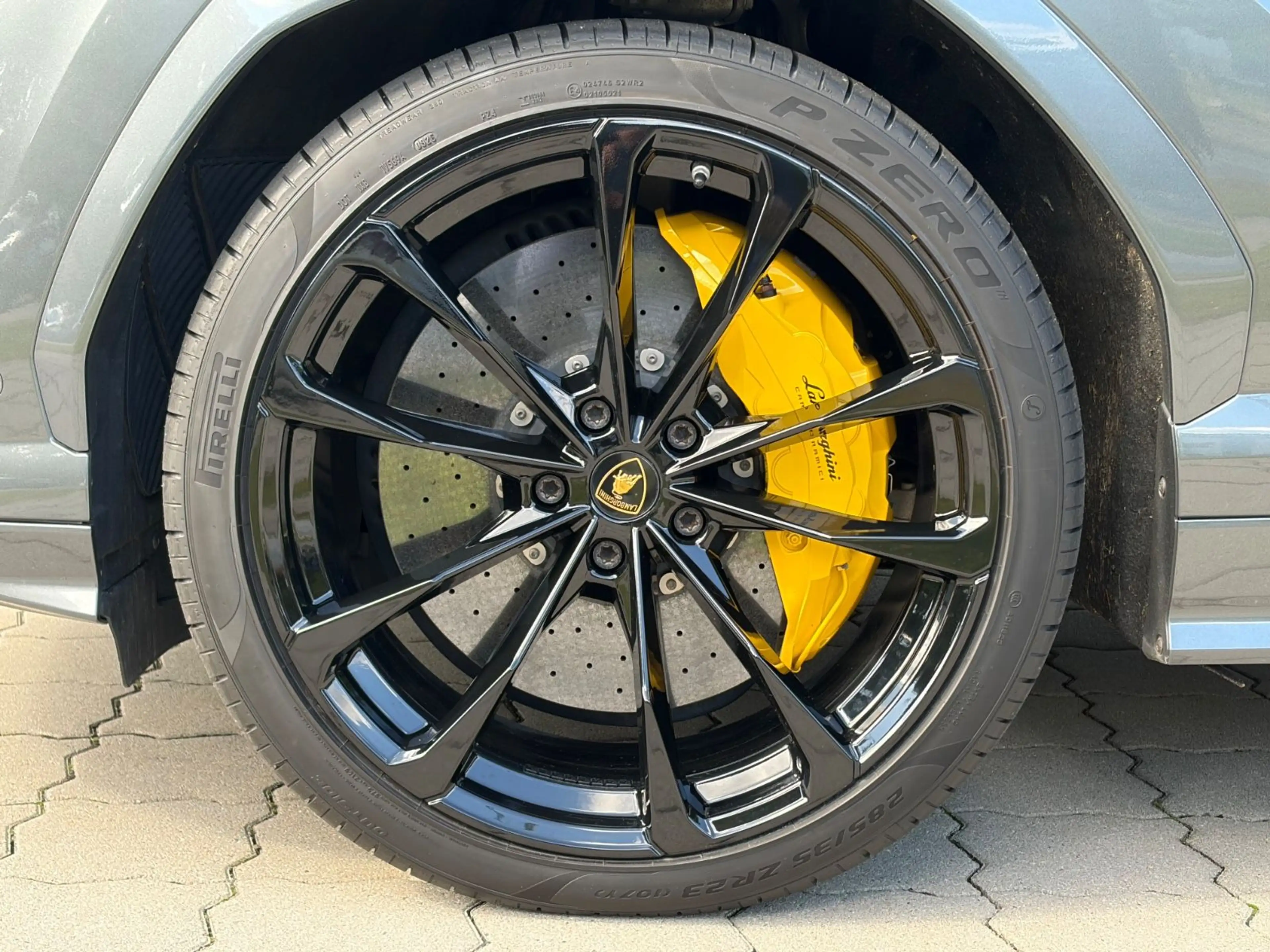 Lamborghini Urus 4.0 V8/BRD/2. Hand/25 Extras für 50.000€! — photo 6