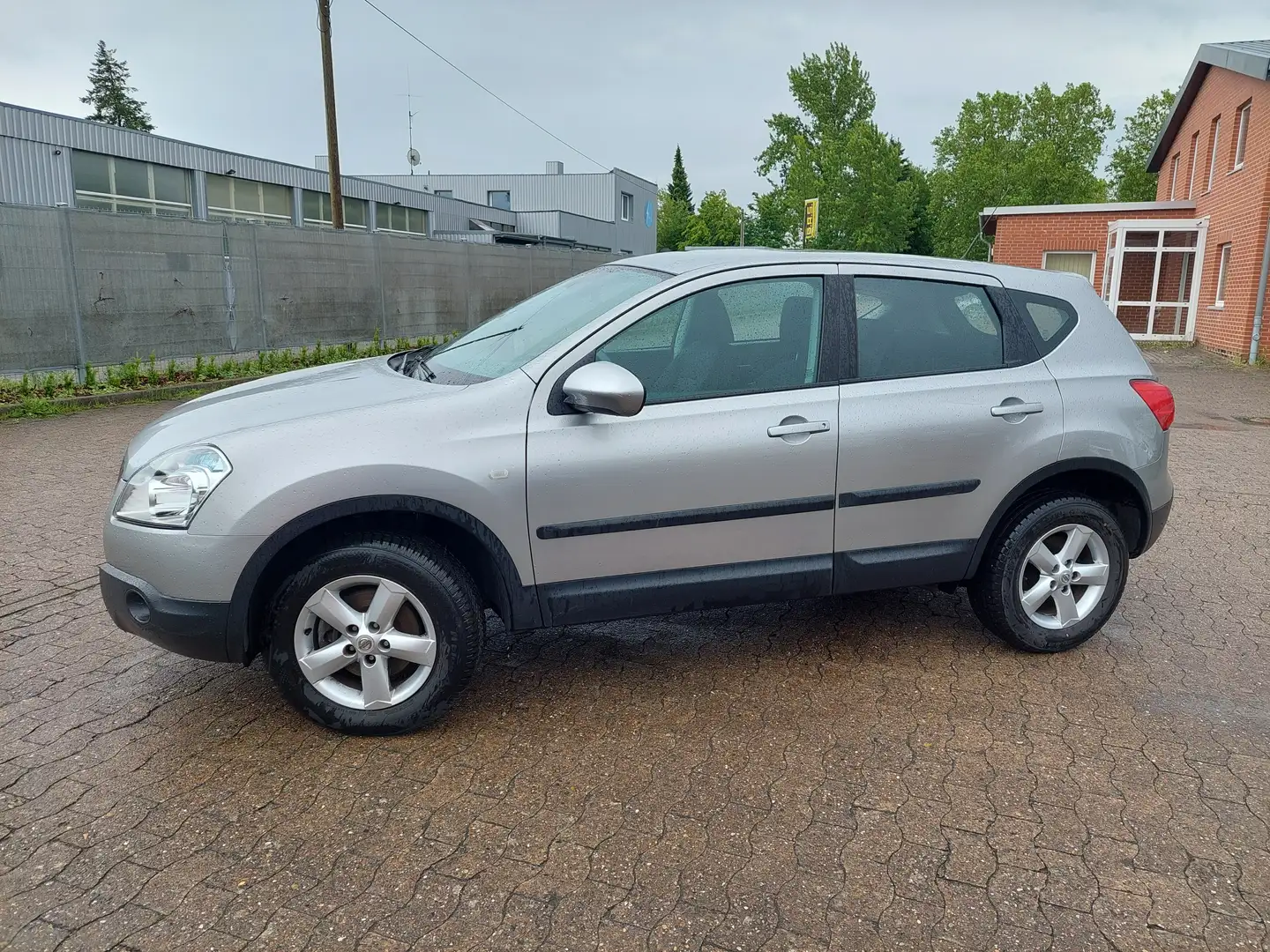 Nissan Qashqai 1 Hd,erst 53tsd KM,Klima,PDC,LM,GJR,sehr gepflegt Argent - 1