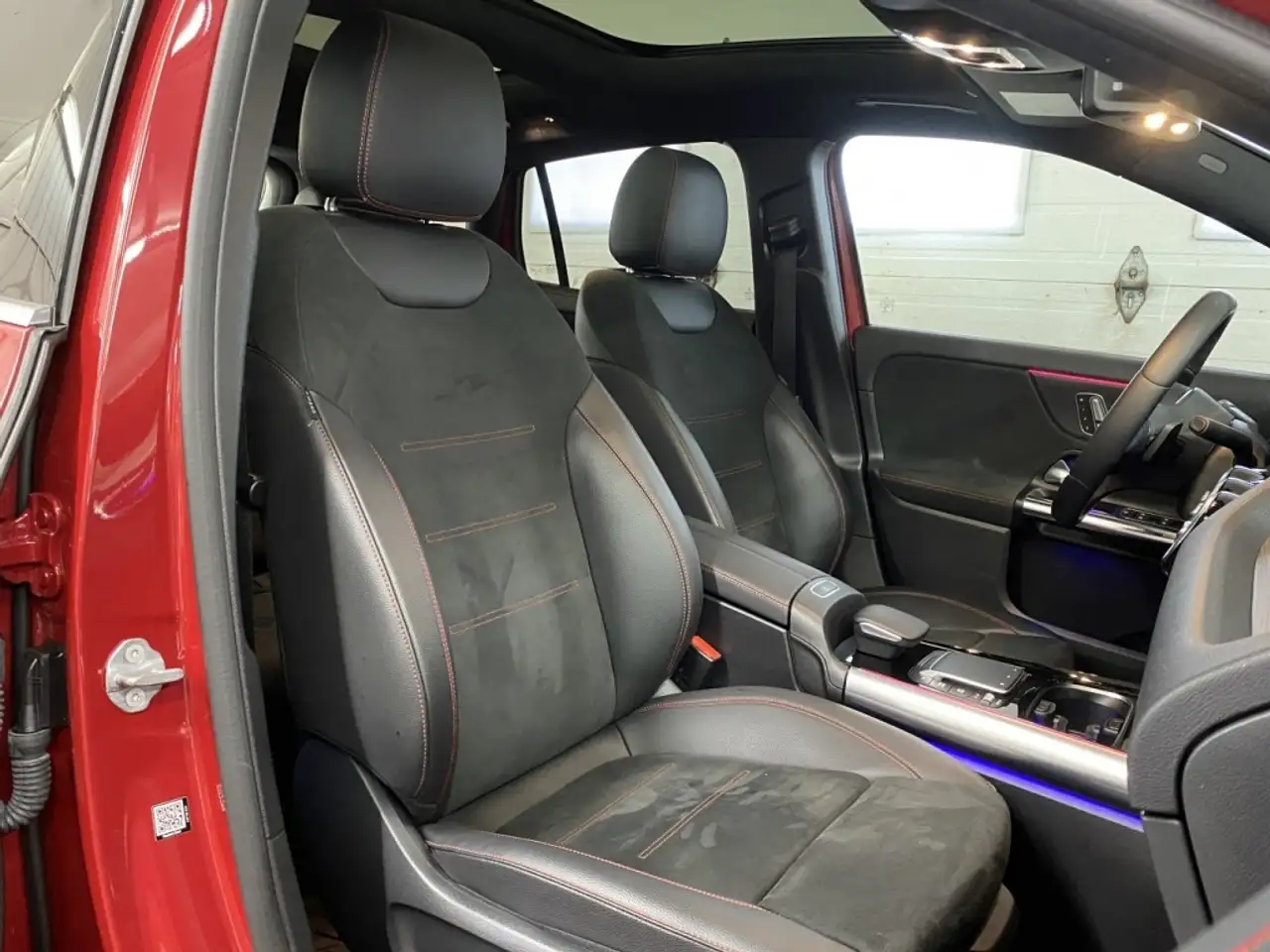 Mercedes-Benz GLA снимка Mercedes-Benz GLA