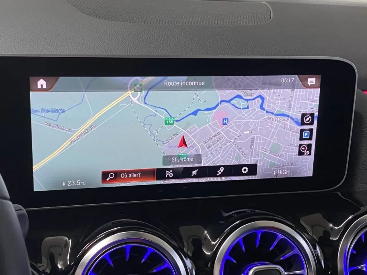 Mercedes-Benz GLA снимка Mercedes-Benz GLA