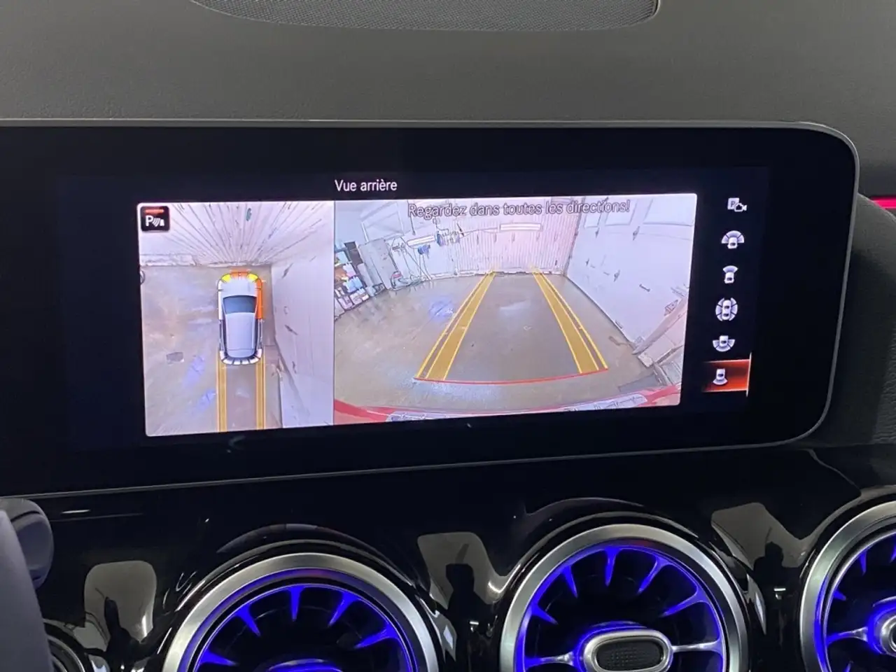 Mercedes-Benz GLA снимка Mercedes-Benz GLA