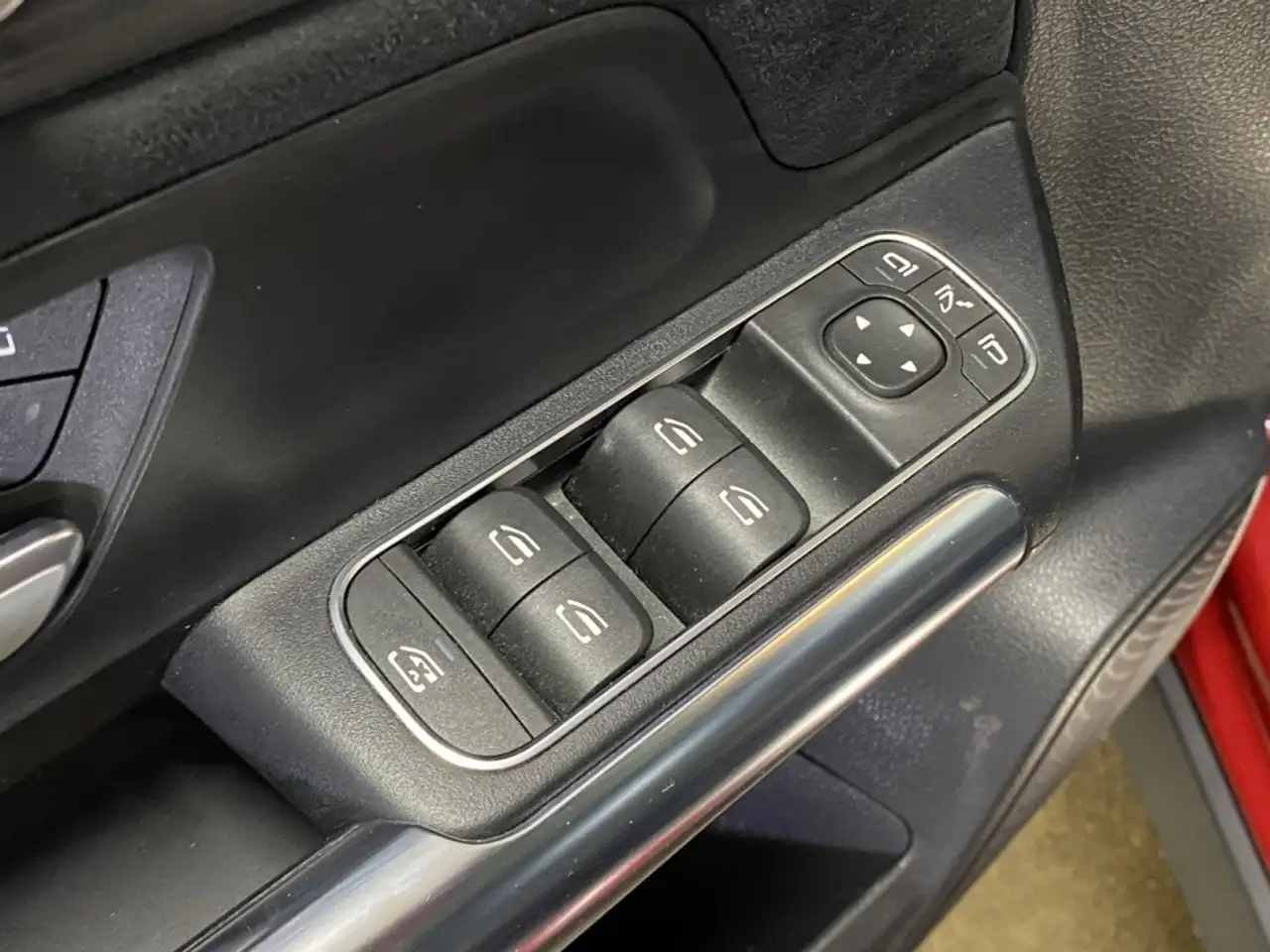 Mercedes-Benz GLA снимка Mercedes-Benz GLA