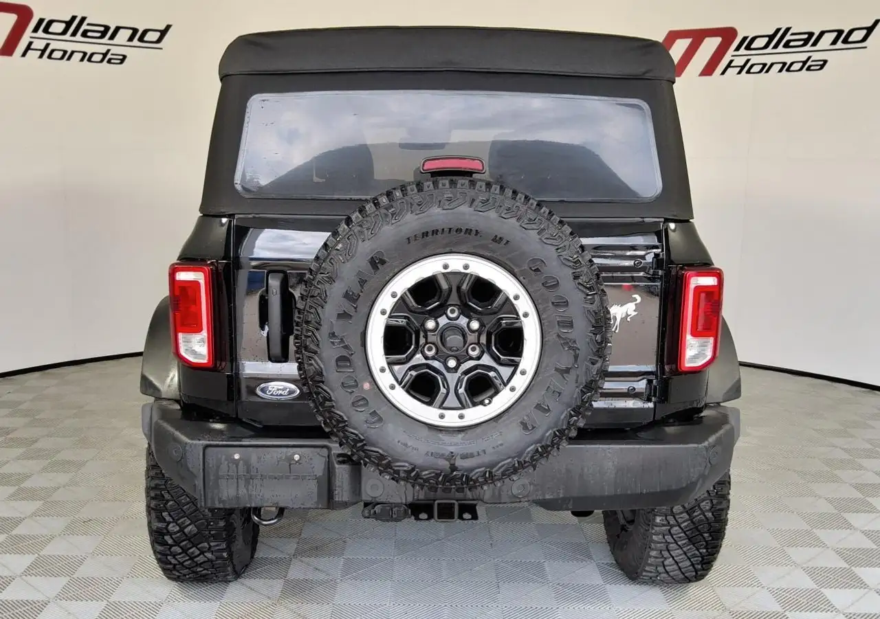 Ford Bronco photo Ford Bronco