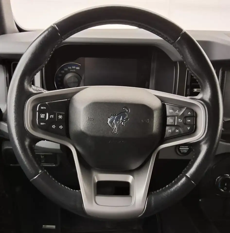 Ford Bronco photo Ford Bronco