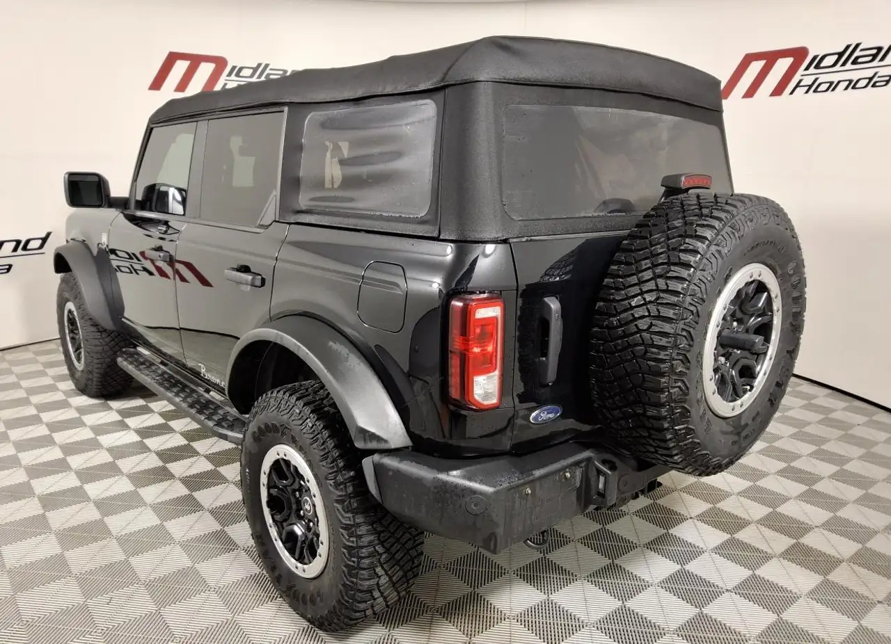 Ford Bronco photo Ford Bronco