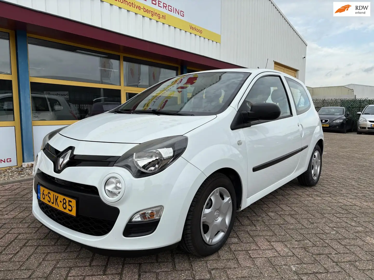 Renault Twingo 1.2 16V Parisienne AIRCO APK T/M 2-12-2026 Wit - 1