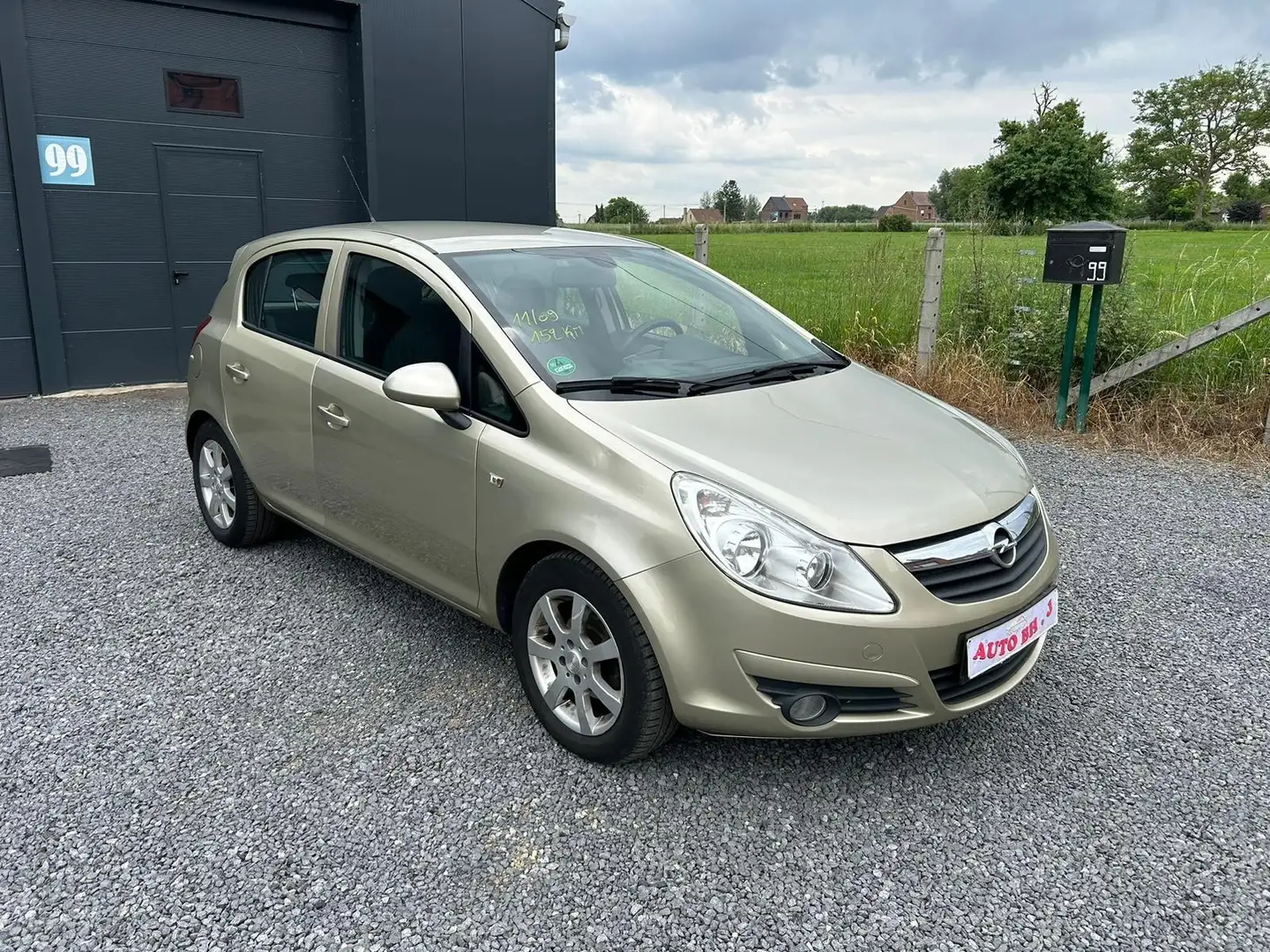 Opel Corsa 1.2 Essence CLIM CARPLAY 11/2009 5portes - 2