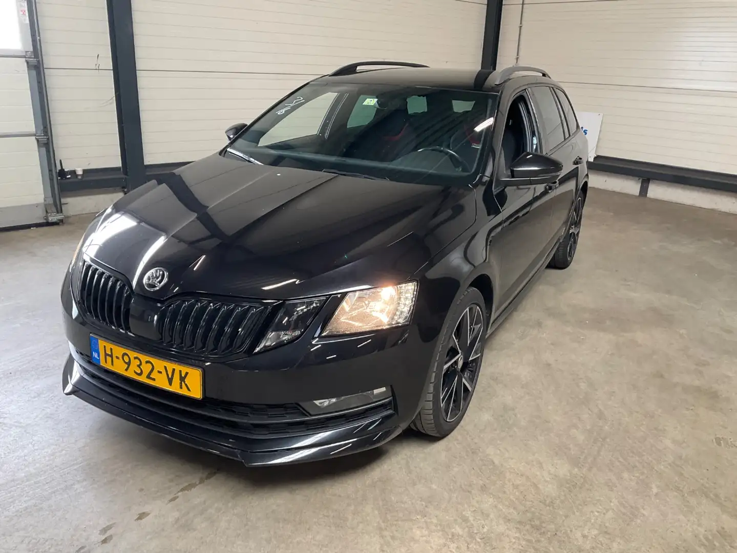 Skoda Octavia Combi 1.5 TSI 150 pk Greentech Sport Business 7-DS Noir - 1
