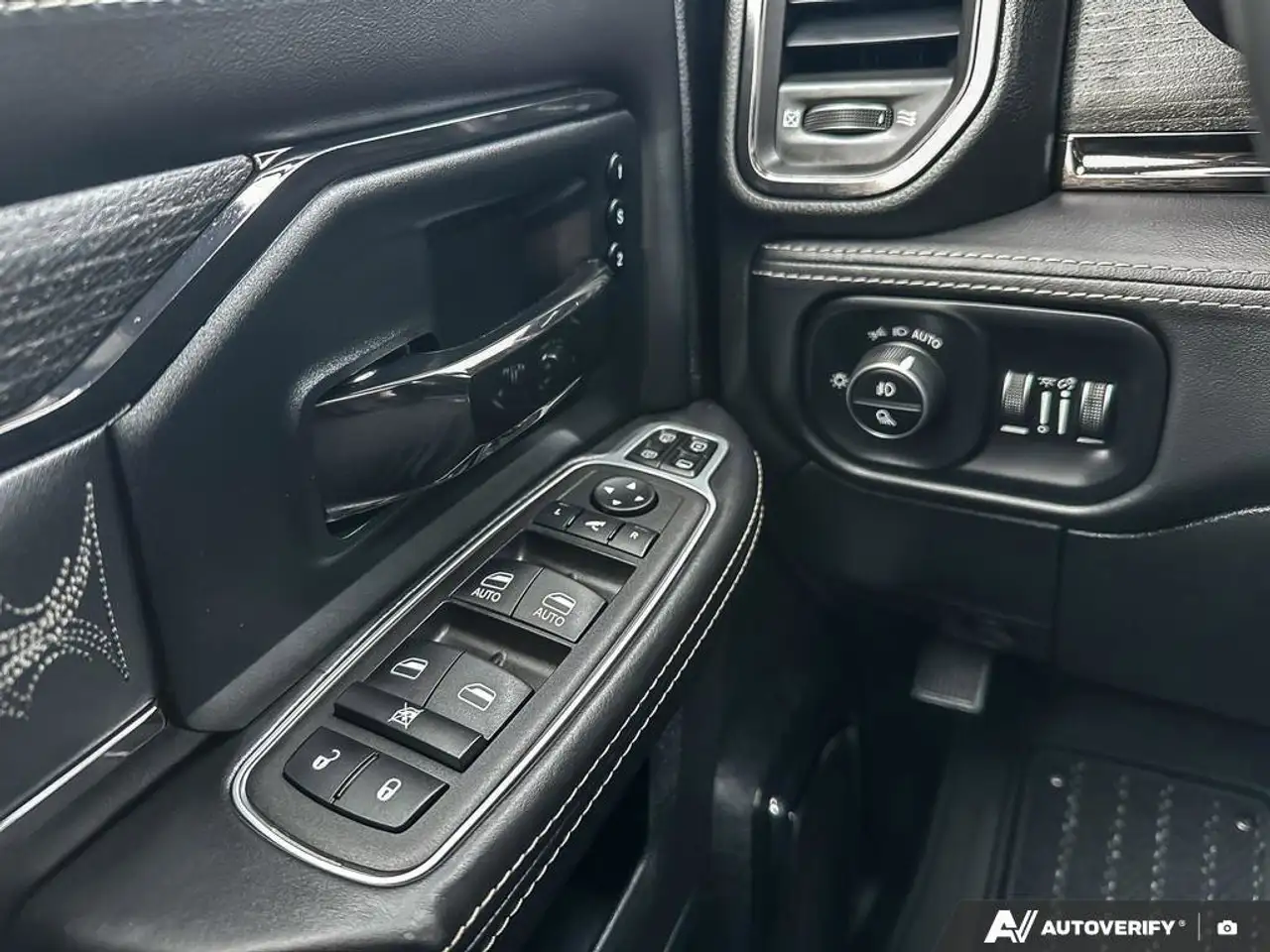 RAM 3500 снимка RAM 3500