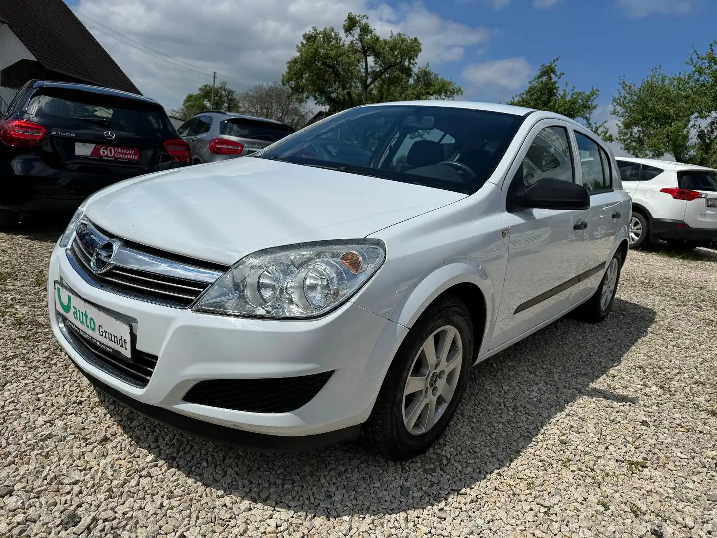 Opel Astra H Lim. Selection "110 Jahre" Blanc - 2