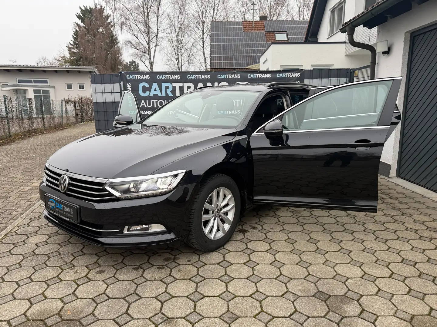Volkswagen Passat Variant Comfortline BMT + LED + NAVI + 0% FINANZIERUNG Negro - 1