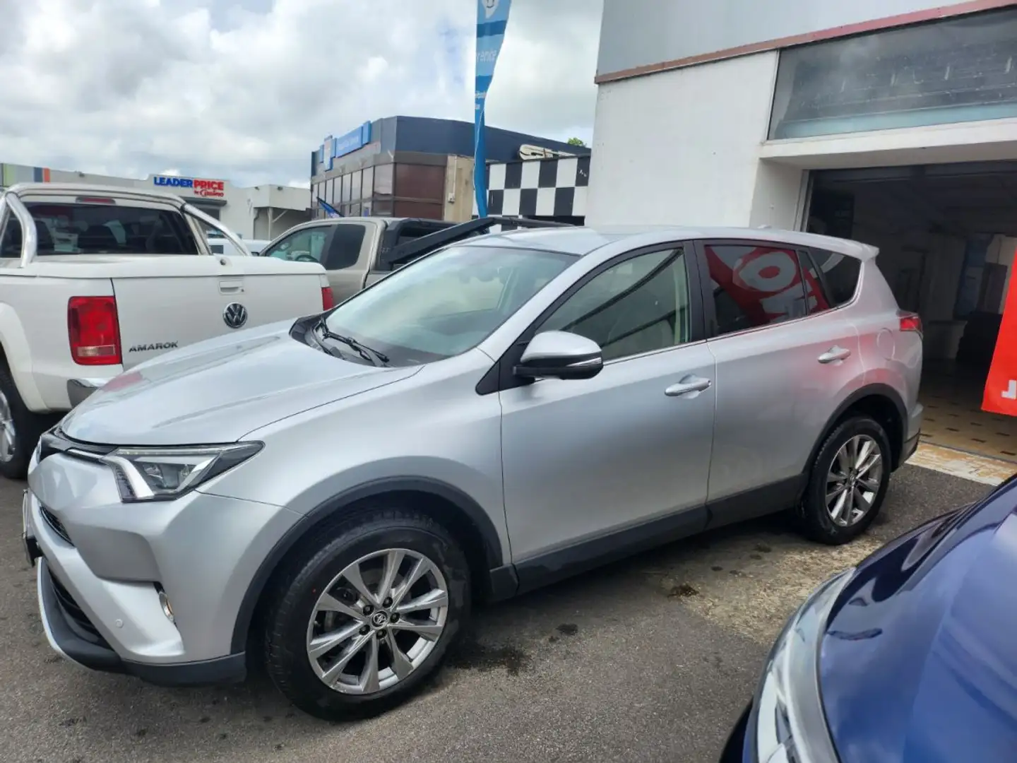 Toyota RAV 4 RAV 4 D 4 x2 edition LOUNGE IV 2.2D150 Gris - 2