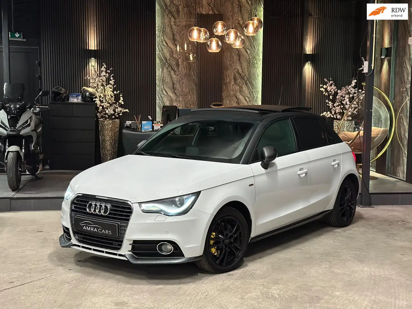 Audi A1 Sportback 1.4 TFSI|3X S-Line|PANO|STOELVERW|BOSE Wit - 1
