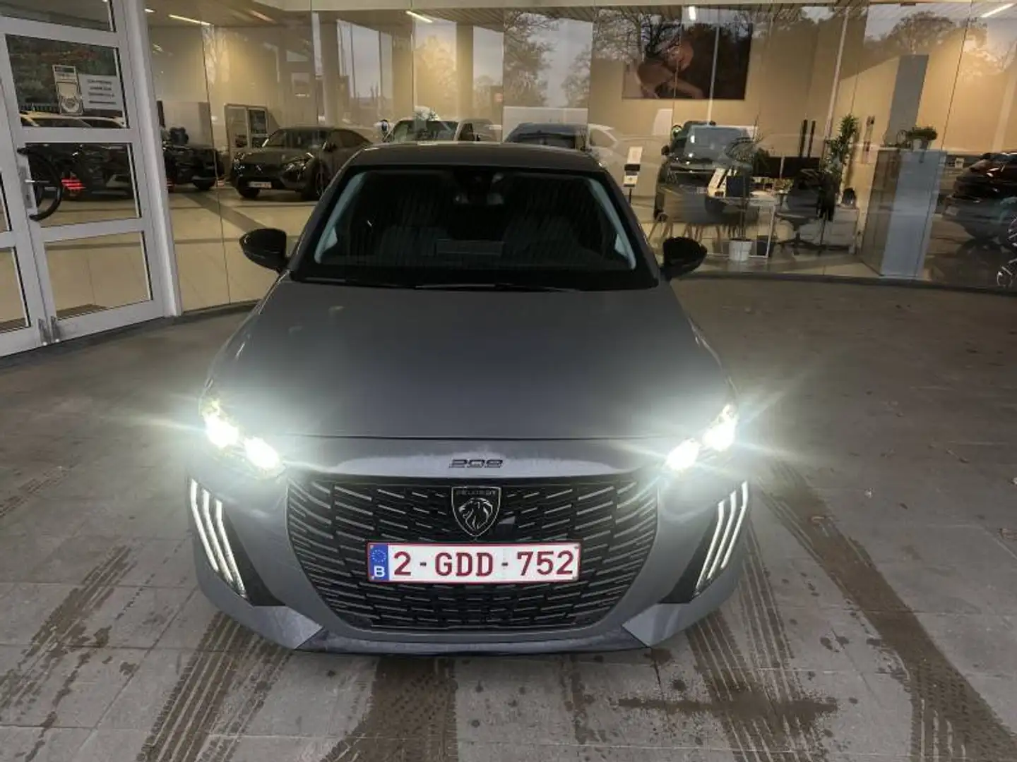 Peugeot 208 2 1.2 PureTech 100 MAN6 S&S Allure Gris - 2