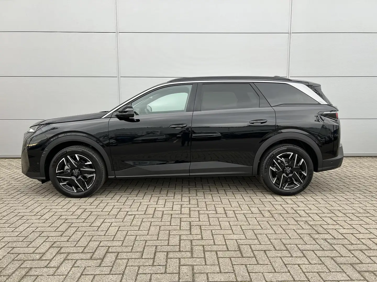 Peugeot 5008 1.2 Hybrid 136 Allure | Panoramic Navigation Pack Zwart - 2