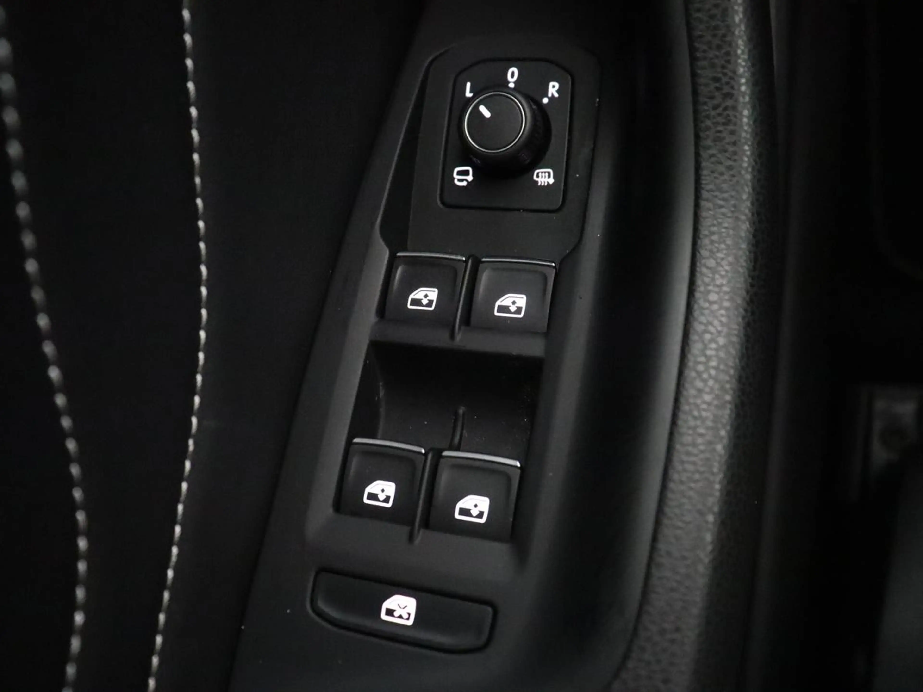 Volkswagen Arteon 1.4 TSI eHybrid R-Line Business+ — photo 41