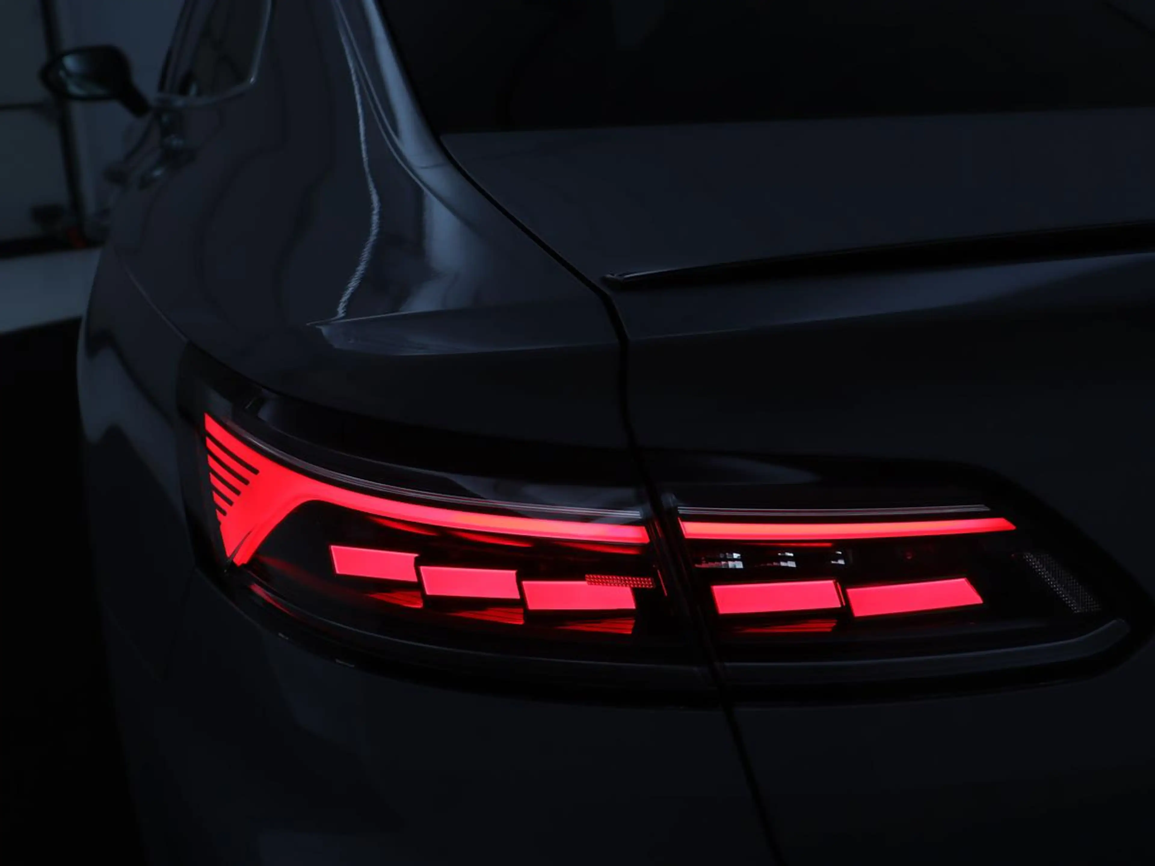 Volkswagen Arteon 1.4 TSI eHybrid R-Line Business+ — photo 39