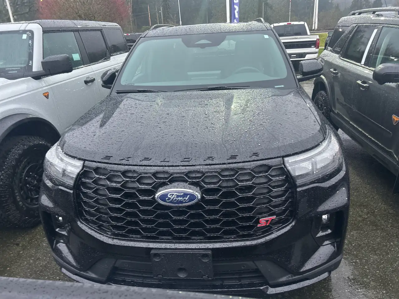 Ford Explorer снимка Ford Explorer