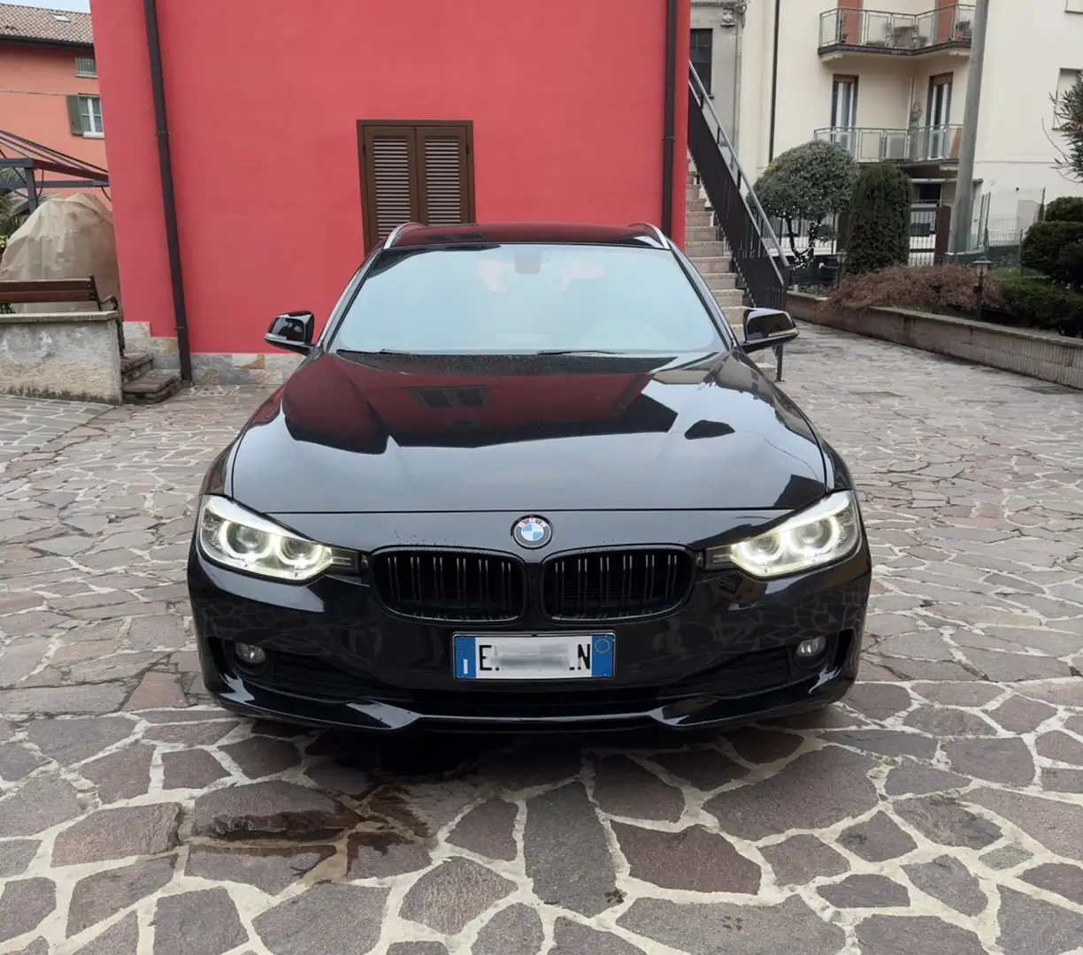 BMW 316 316d Touring Business auto Fekete - 1