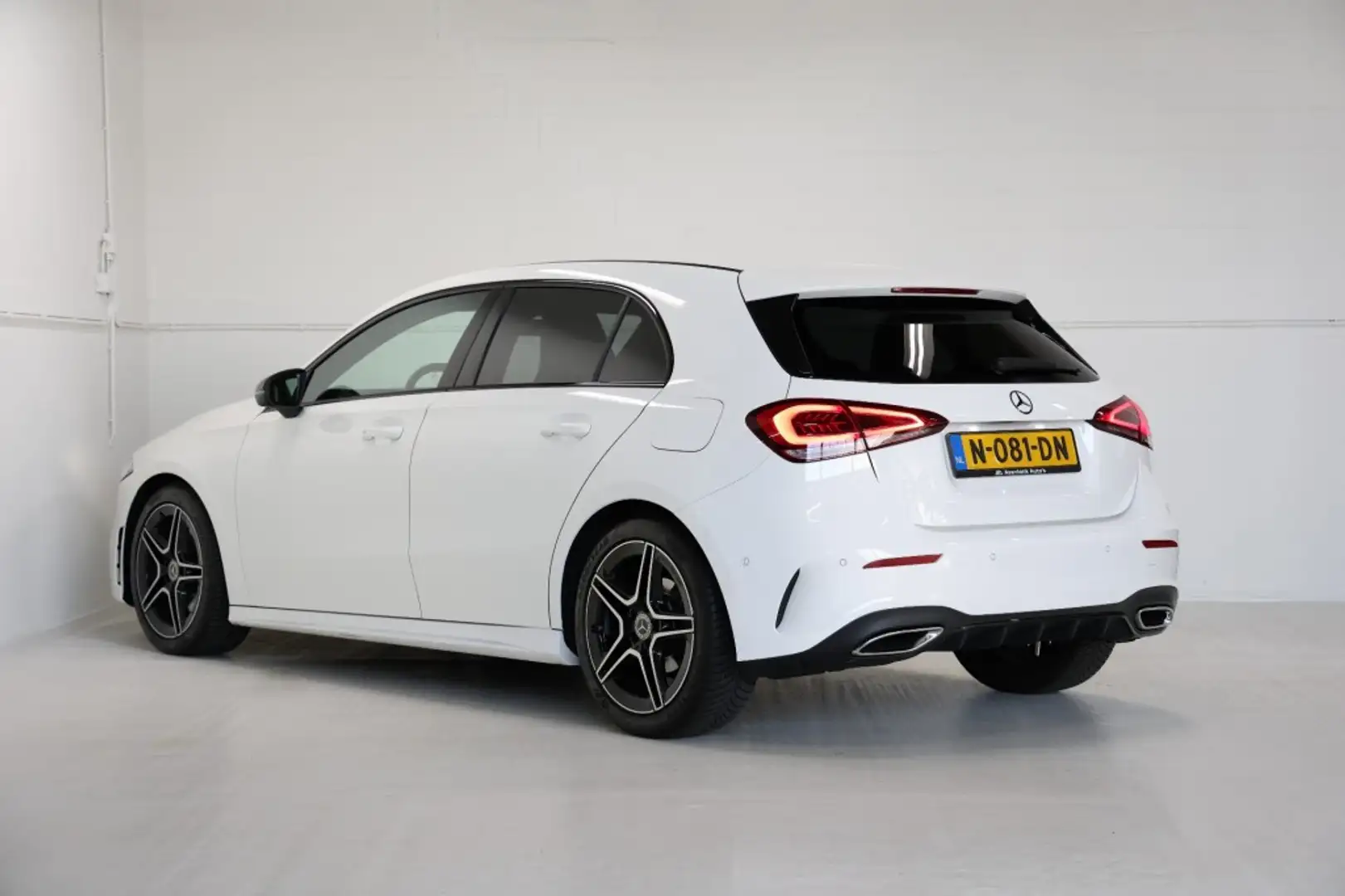 Mercedes-Benz A180 AMG NIGHT ED. AUT. *Sfeerv/Cam/Stoelvw/Widesc Alb - 2